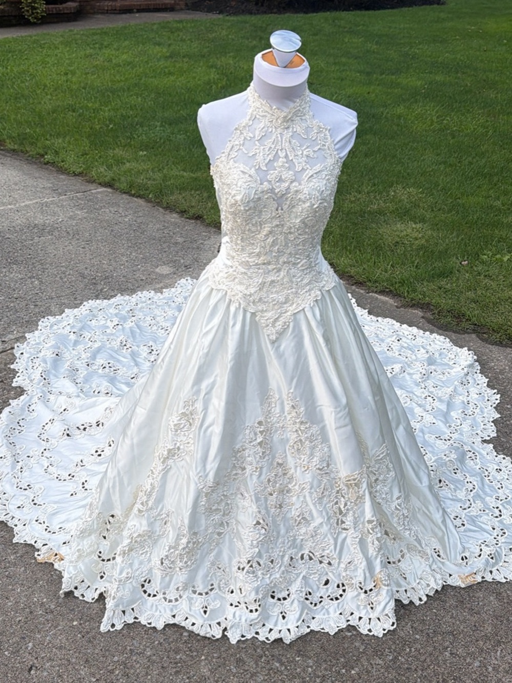 Mori Lee Ivory Lace Halter Ball Gown Wedding Dress size 6